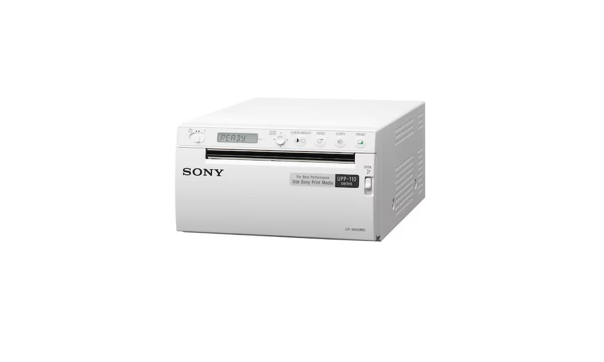 Sony UP-X899MD — медицинский ч/б термопринтер A6, вид три четверти